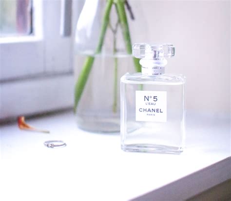 chanel l'eau n 5 spot|Chanel 5 l'eau review.